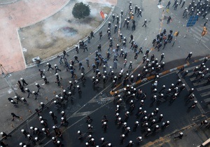 Турецкая полиция применила силу для разгона митинга в Стамбуле
