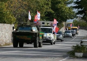 Кандидат в мэры Ялты провел автопробег с участием бронетехники