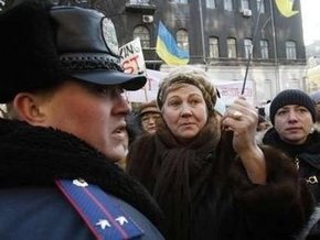 Опрос: Больше трети украинцев готовы выйти на акции протеста