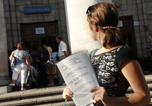 Табачник: Абитуриенты смогут подавать документы для поступления в вузы по интернету