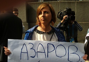 Азаров, чего такой дерзкий? Фоторепортаж с акции журналистов под зданием Кабмина