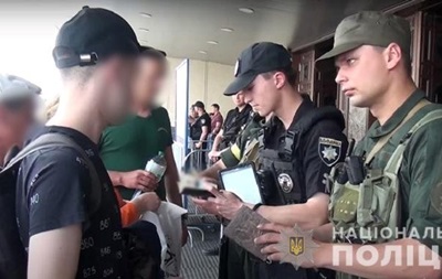 На киевском вокзале задержали мужчину с гранатой