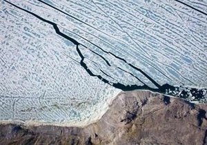 От Гренландии откололся гигантский ледяной айсберг