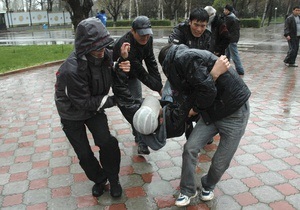 В ходе беспорядков в Бишкеке погибли 17 человек