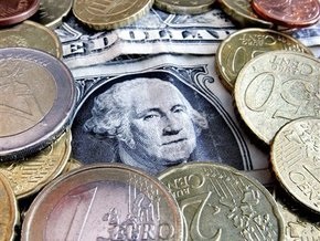 Торги на межбанке: евро и доллар вновь рекордно выросли