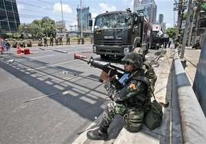 Число жертв столкновений в столице Таиланда возросло до 25