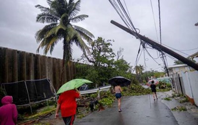 Потужний ураган Фіона наближається до Бермудських островів