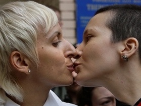 Страсбургский суд принял жалобу российских лесбиянок, недовольных отказом зарегистрировать их брак в РФ