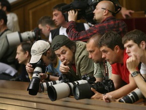 Медиа-профсоюз: Хамское отношение к журналистам в Украине носит системный характер