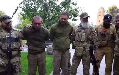 Кадыров показал видео несовершеннолетних сыновей с украинскими пленными