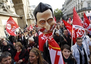 Во Франции прошла очередная забастовка против пенсионной реформы