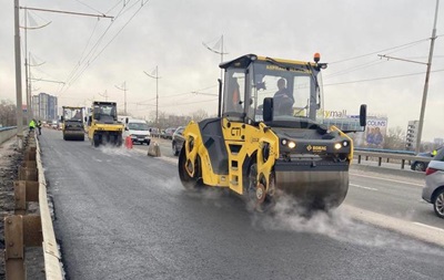 В Киеве отремонтировали мост через Десенку