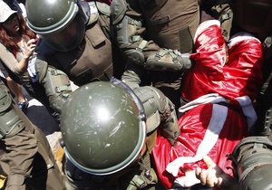 Санта Клаус в Чили разбился при прыжке с парашютом