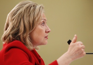 Клинтон заявила о приостановлении отношений с ливийским посольством