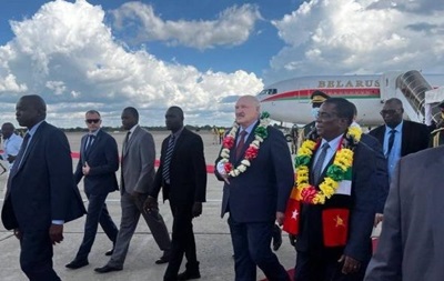 Лукашенко прилетел в Зимбабве с визитом