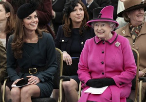 Королева моды: Букингемский дворец отметит 60-летие коронации Елизаветы показом мод