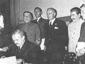 70 лет назад был подписан пакт Молотова-Риббентропа