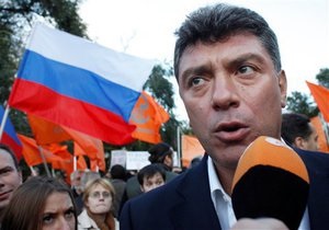 В Москве задержали Бориса Немцова и Сергея Удальцова
