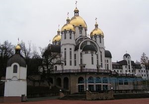 Украинские верующие начинают паломничество в Зарваницу