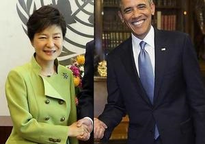 Крупнейшее южнокорейское новостное агентство  пририсовало  Обаму к президенту Пак Кын Хе