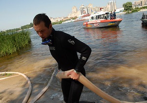 В столичном Гидропарке водолазы спасли четырех человек