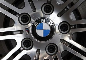 BMW увеличила продажи автомобилей в январе на 28%
