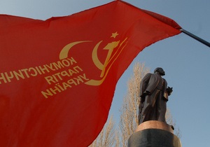 Суд перенес слушание дела по обвинению в повреждении памятника Ленину в Киеве