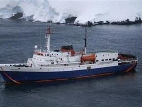 Чилийский корабль спас пассажиров круизного лайнера, легшего в дрейф в Антарктиде