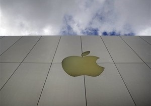 Apple заявила о браке нижних панелей MacBook