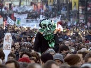 Парижские демонстрации переросли в массовые беспорядки