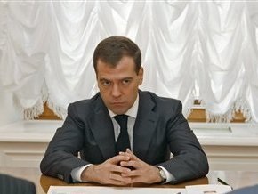 Медведев уволил начальников милиционера, устроившего стрельбу в супермаркете