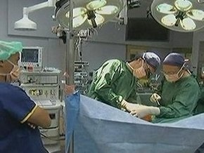 Австралийские медики успешно разделили сросшихся макушками близнецов
