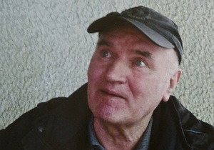 СМИ: В камеру Младича принесли клубнику и телевизор