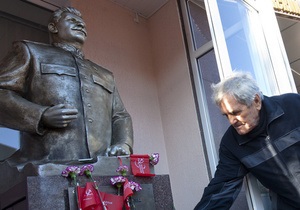 Прокуратура не нашла нарушений в установке памятника Сталину в Запорожье