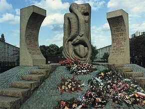 Во Франции осквернили памятник жертвам концлагеря