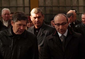 СМИ: Кернеса забросали яйцами на харьковском заводе