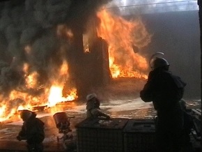 В Киеве горел мебельный склад