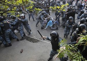 На оппозиционной акции в Москве задержали более 400 человек