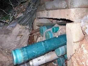 На юге Ливана, откуда был открыт огонь по Израилю, обнаружен склад оружия