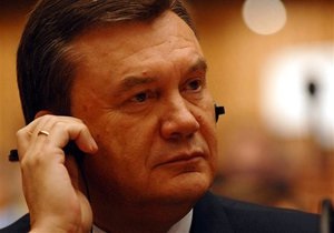Янукович поговорил с Путиным по телефону