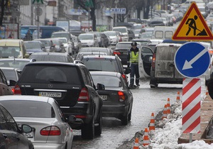 Многокилометровые пробки образовались в Киеве в вечерний час пик