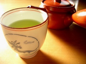 Ученые: 10 чашек зеленого чая в день замедляют набор лишнего веса