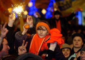 УП: На Майдане произошла стычка между Беркутом и участниками акции к годовщине Оранжевой революции
