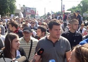 новости Киева - гей-парад - В Киеве около 200 сторонников Свободы пришли проверить, все ли участники гей-парада разошлись