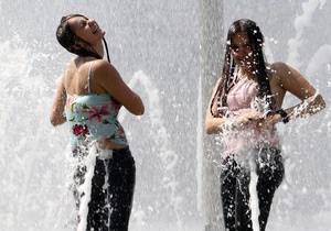 погода в Украине -      В понедельник в Украине обещают жару до 34 градусов