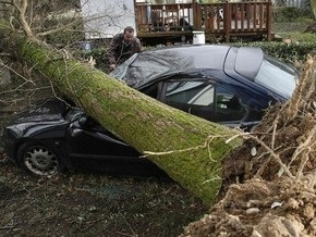 В Европе жертвами урагана стали 15 человек