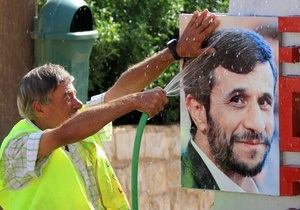 СМИ: Власти Ливана позволят Ахмадинеджаду бросить несколько камней через израильско-ливанскую границу