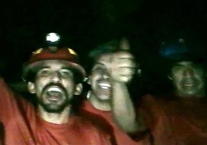 СМИ: Бурение тоннеля, через который чилийские шахтеры смогут выбраться на поверхность, остановлено