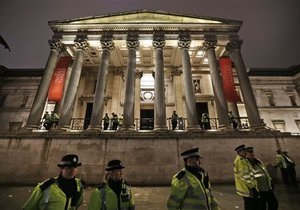 Новости Великобритании - странные новости: Растроенный разводом британец повредил картину в лондонской галерее