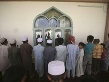 Взрыв в пакистанской мечети: 12 человек погибли